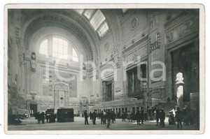 Cartolina originale da collezione 1930 ca MILANO Biglietteria della Stazione Centrale  Cartolina FP NV 1