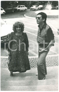 Fotografia d epoca originale 1975 COSTUME ITALIA Orietta BERTI incinta con Osvaldo PATERLINI 3  Foto 1