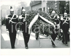 Fotografia d epoca originale 1969 MILANO ANNI DI PIOMBO Funerali agente Antonio ANNARUMMA 4 Foto 1