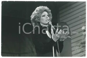 Fotografia d epoca originale 1974 FESTIVAL DI SANREMO Iva ZANICCHI in gara 2 Foto 30x20 cm 1