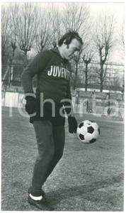 Fotografia d epoca originale 1975 ca CALCIO JUVENTUS Campo COMBI JosÃ© ALTAFINI in allenamento 5 Foto 18x30 1