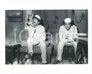 Fotografia d epoca originale 1985 ca CINEMA Gigi SAMMARCHI Andrea RONCATO  Scena in prigione  Foto 4 1