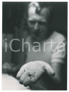 Fotografia d epoca originale 1980 ca SWEDEN Tomas JOHANSSON with his helicopter  2 cm long Photo 18x24 cm 1