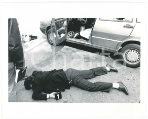 Fotografia d epoca originale 1985 ca MILANO  CRIMINALITA   Scena di un agguato mortale 3 Foto 25x20 cm 1