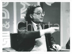 Fotografia d epoca originale 1985 ca RAI DUE  OGGI E DOMANI Gianni DE MICHELIS Foto 24x17cm 1