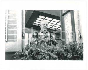 Fotografia d epoca originale 1988 RAI 3 TRASMISSIONE FORZATA Dario FO al balcone  Foto 25x20 cm 1