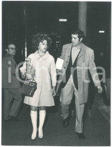 Fotografia d epoca originale 1970 ca COSTUME ITALIA  Aldo GIUFFRÃ‰ con la moglie Liana TROUCHÃ‰  Foto 2 1