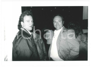 Fotografia d epoca originale 1990 ca VENEZIA  MOSTRA DEL CINEMA Jim BELUSHI Carlo VERDONE Foto 24x18 cm 1