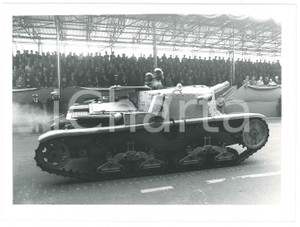 Fotografia d epoca originale 1985 ca MILANO Sfilata ESERCITO ITALIANO Semovente L347/32  Foto 24x18 cm 1