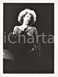 Fotografia d epoca originale 1985 ca ITALIA MUSICA  Ornella VANONI Ritratto della cantante  Foto 18x24 11 1