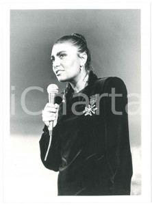 Fotografia d epoca originale 1985 ca MUSICA ITALIA  Loredana BERTÃˆ Ritratto sul palco  Foto 18x24 cm 1 1