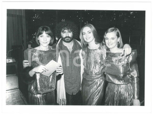 Fotografia d epoca originale 1983 ? Test  Gioco per conoscersi Diego ABATANTUONO con il cast  Foto 2 1