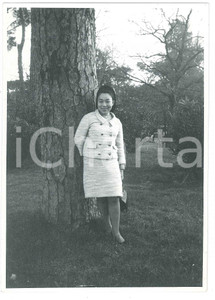 Fotografia d epoca originale 1966 ROMA Villa Borghese  Soprano Chitose MATSUMOTO nel parco  Foto 13x18 cm 1