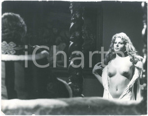 Fotografia d epoca originale 1974 CINEMA Film EROTICO Lucrezia giovane  Simonetta STEFANELLI Foto 30x24 1