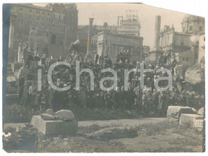 Fotografia d epoca originale 1927 ROMA Fori Imperiali  Escursionisti patrioti friulani Foto DANNEGGIATA 1
