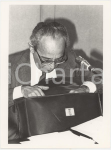 Fotografia d epoca originale 1985 MILANO DEMOCRAZIA CRISTIANA  Virginio ROGNONI cerca documenti Foto 1