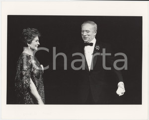 Fotografia d epoca originale 1989 FESTIVAL DI CANNES Yves MONTAND Jean SIMMONS Foto 24x18 cm 1
