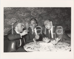 Fotografia d epoca originale 1985 ca ITALIA COSTUME Biagio AGNES Giuseppe ROSSINI Enrico MANCA Foto 25x20 cm 1
