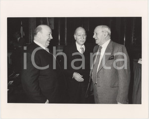 Fotografia d epoca originale 1990 ca MILANO Tom PONZI e Giorgio ALMIRANTE Foto 25x20 cm 2 1