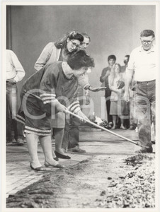 Fotografia d epoca originale 1986 RAI 1 Il bello della diretta  Larissa VILENSKAYA Pirobata  Foto 18x24 2 1