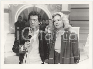 Fotografia d epoca originale 1985 RAI UNO Loretta Goggi in Quiz  Memo REMIGI Loretta GOGGI Foto 24x18 cm 1
