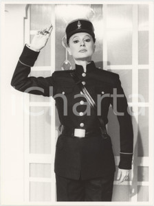 Fotografia d epoca originale 1985 RAI UNO Loretta Goggi in Quiz  Loretta GOGGI Carabiniere  Foto 18x24 cm 1