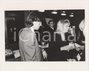 Fotografia d epoca originale 1985 ca ITALIA  COSTUME Walter ZENGA Roberta TERMALI Foto 25x20 cm 1 1