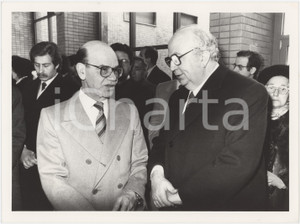 Fotografia d epoca originale 1990 ca MILANO  POLITICA Enzo VICARI Giovanni SPADOLINI Foto 24x18 cm 1