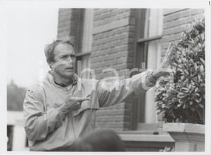 Fotografia d epoca originale 1990 ca CINEMA Clint EASTWOOD sul set di un film  Ritratto 25x20 cm 1