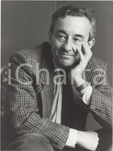 Fotografia d epoca originale 1985 ca MILANO Louis MALLE alla Terrazza Martini  Foto 18x24 cm 1 1