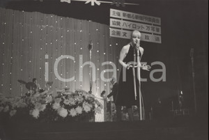 Fotografia d epoca originale 1969 FESTIVAL DI TOKYO Carmen VILLANI canta Piccola piccola  Foto 30x20 cm 1