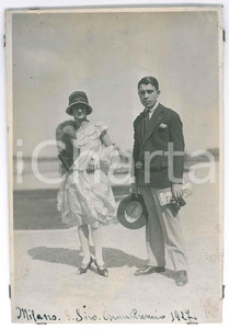 Fotografia d epoca originale 1927 MILANO Ippodromo SAN SIRO  Elegante coppia al Gran Premio Foto 1
