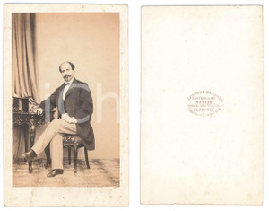 Fotografia d epoca originale 1870 ca NAPOLI Ritratto di gentiluomo seduto  Foto Alphonse BERNOUD CDV 1