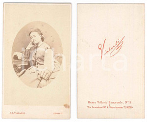 Fotografia d epoca originale 1870 ca TORINO Ritratto di giovane donna seduta Foto A. L. VIALARDI CDV 1