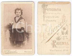 Fotografia d epoca originale 1890 ca RAVENNA Ritratto di bambina vestita alla marinara  Foto L. GAVIOLI CDV 1