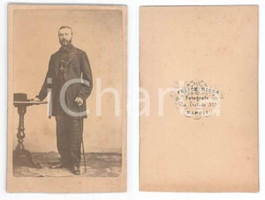 Fotografia d epoca originale 1870 ca NAPOLI Ritratto maschile in abito da passeggio  Foto F. RICCA CDV 1
