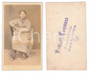 Fotografia d epoca originale 1875 ca VERBANIA PALLANZA Giovane donna in abito a quadretti Foto RAFFAELLI 1