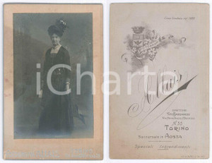 Fotografia d epoca originale 1910 ca PINEROLO Nobildonna in abito da passeggio Foto ALLAIS 11x16 cm 1