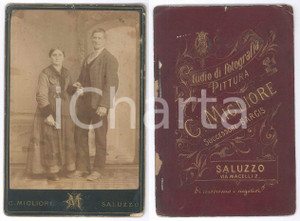 Fotografia d epoca originale 1880 ca SALUZZO Ritratto di due coniugi Fotografia C. MIGLIORE 11x16 cm 1
