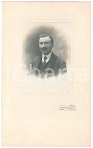 Fotografia d epoca originale 1915 ca MILANO Ritratto maschile  Busto  Foto VARISCHI & ARTICO 18x30 cm 1