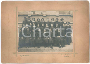 Fotografia d epoca originale 1910 ca MILANO Classe femminile  Ritratto  Foto Egisto GROSSI 1