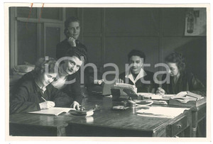 Fotografia d epoca originale 1955 MILANO Via Marco Aurelio  Industrie Grafiche MONETA  Impiegate Foto 1