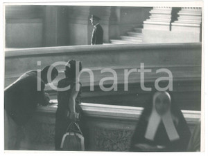 Fotografia d epoca originale 1963 PARIS HÃ´tel des Invalides  Turisti alla tomba di NAPOLEONE Foto ARTISTICA 1
