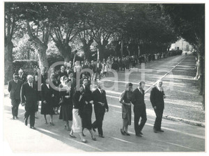 Fotografia d epoca originale 1955 ca CODOGNO LO Corteo funebre 4 Foto DANNEGGIATA 23x17 cm 1