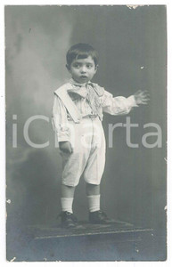 Fotografia d epoca originale 1920 ca CHILDREN Boy with ribbon  Portrait  Postcard FP NV 1