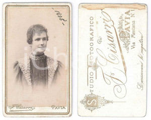 Fotografia d epoca originale 1895 PAVIA Donna con abito ricamato  Ritratto Foto Francesco CISARRI CDV 1