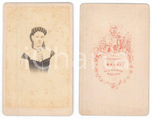 Fotografia d epoca originale 1870 ca GENOVA Giovane nobildonna in abito da sera  Busto Foto BALBI CDV 1