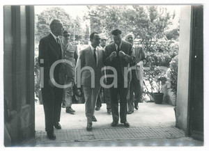 Fotografia d epoca originale 1950 ca VALEGGIO SUL MINCIO VR AutoritÃ  in visita 2 Foto 15x10 cm 1