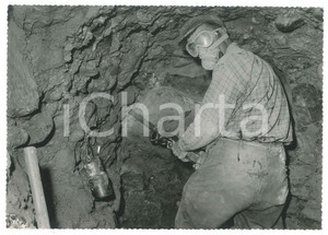 Fotografia d epoca originale 1967 ALPIGNANO TO Cantiere  Scavo di un tunnel  Operaio Foto 18x13 cm 1