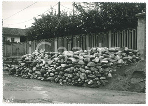 Fotografia d epoca originale 1967 ALPIGNANO TO Cantiere  Cumulo di massi 2 Foto 18x13 cm 1